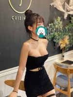 胸型堅挺顏色粉嫩 私處可輕摸可深入
