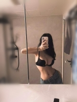 美娜特別騷 …… 而且很會誘惑你唷